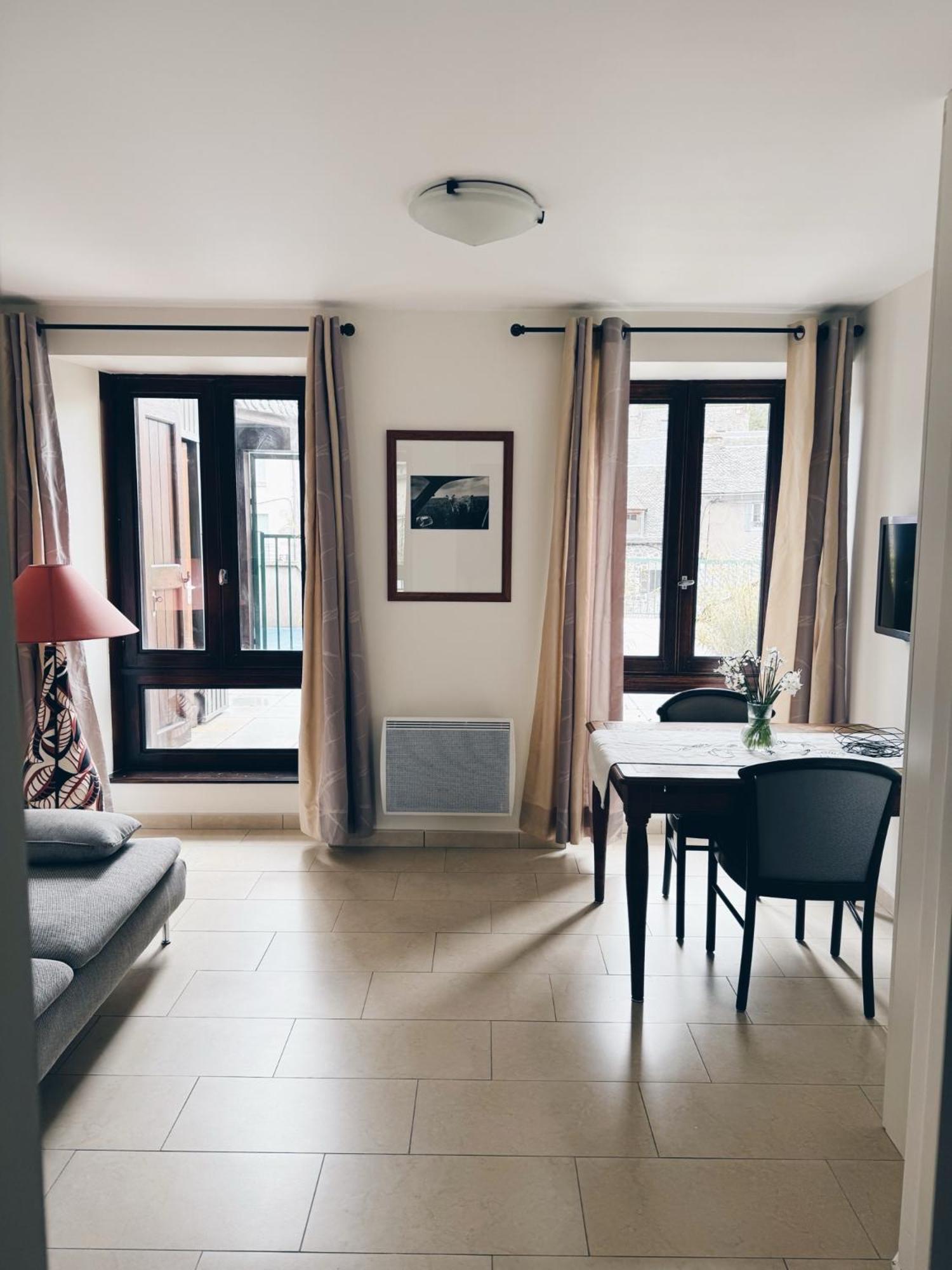 Le Regis Apartment Laguiole Exterior photo