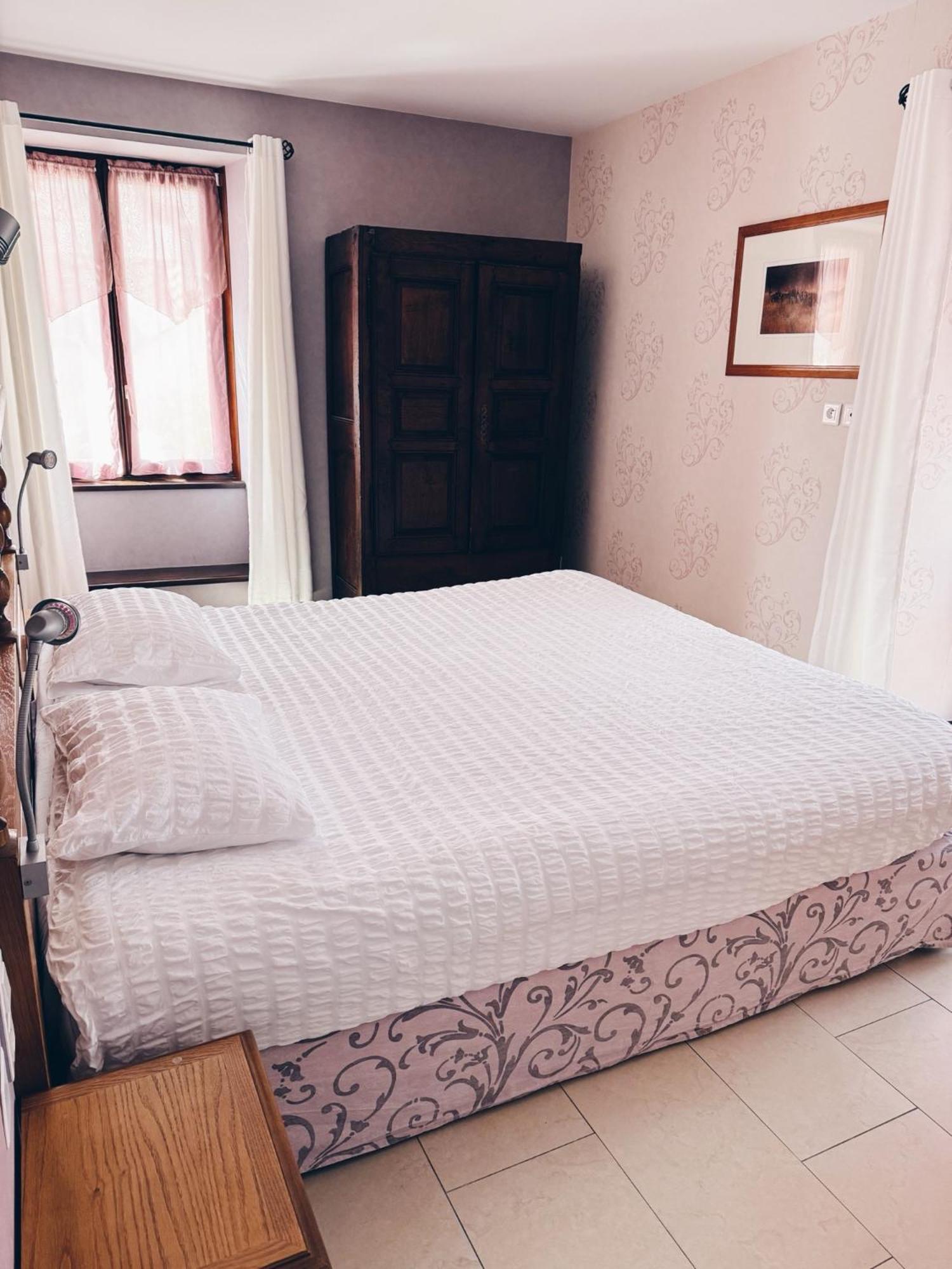Le Regis Apartment Laguiole Exterior photo